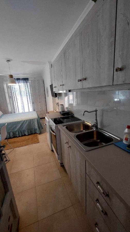 Nias Studio Apartment Perama  Exterior foto