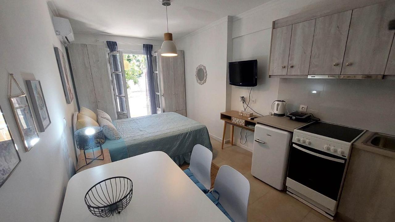 Nias Studio Apartment Perama  Exterior foto