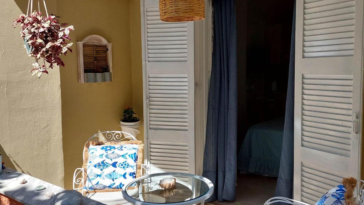 Nias Studio Apartment Perama  Exterior foto