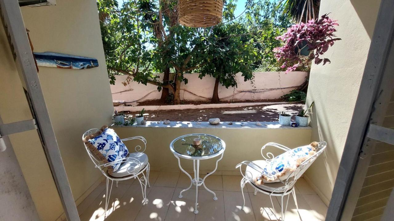 Nias Studio Apartment Perama  Exterior foto